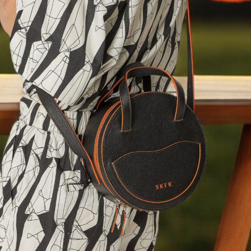bolso-rodo-blanco-skfk-moda-diseño-logroño-piel-negro